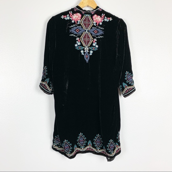 Johnny Was | Crushed Velvet Kimono Embroidered - Picture 4 of 5